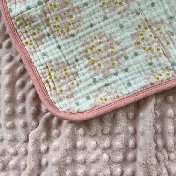 Swaddle Design Dual Sided Blanket, Muslin Cotton Crib Sheet, and Onesies‎ Bundle - Picture 4 of 12